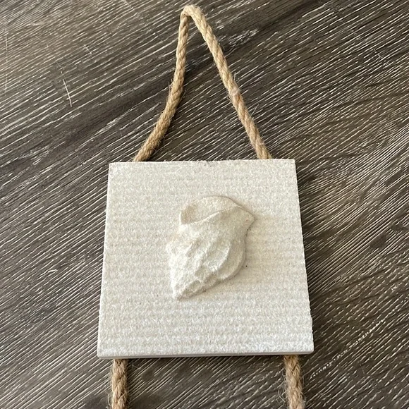 Decor - Picture 2 of 6